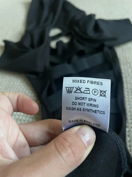 Black Short-Sleeve Back Cutouts Dress w/ Hood - Renee London Unique, Vintage - Picture 6 of 6